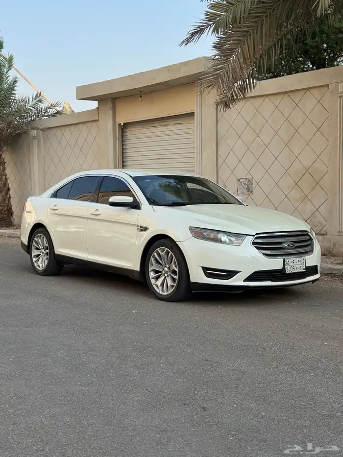 للبيع فورد تورس 2013 نص فل 8