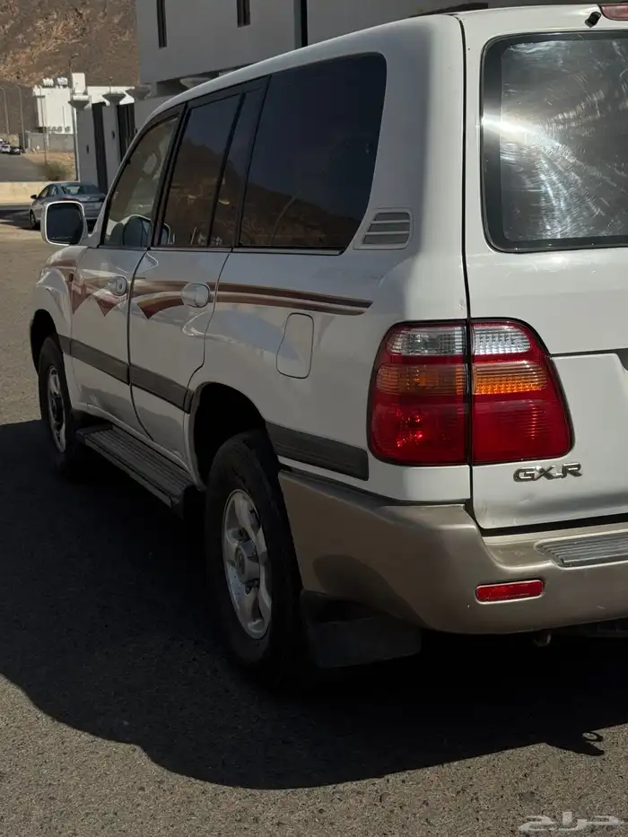 جيب تويوتا صالون موديل 99 2