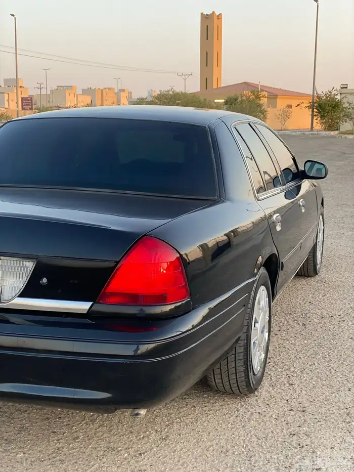 فورد فكتوريا بوليسي 2009 3