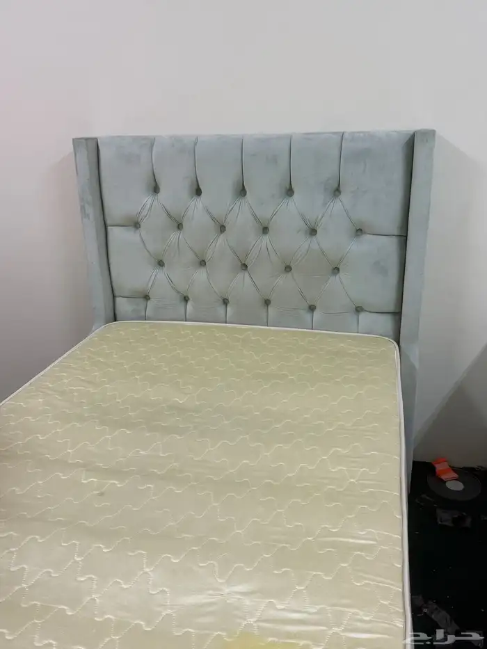 سرير نفر ونص نظيف جدا مع مرتبة 0