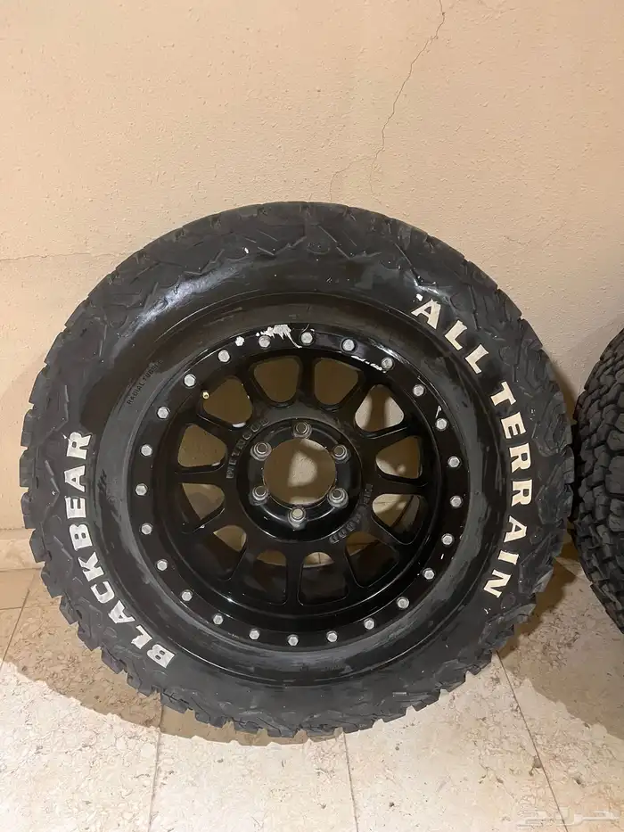 للبيع كفرات حجرية مع الجنوط 0