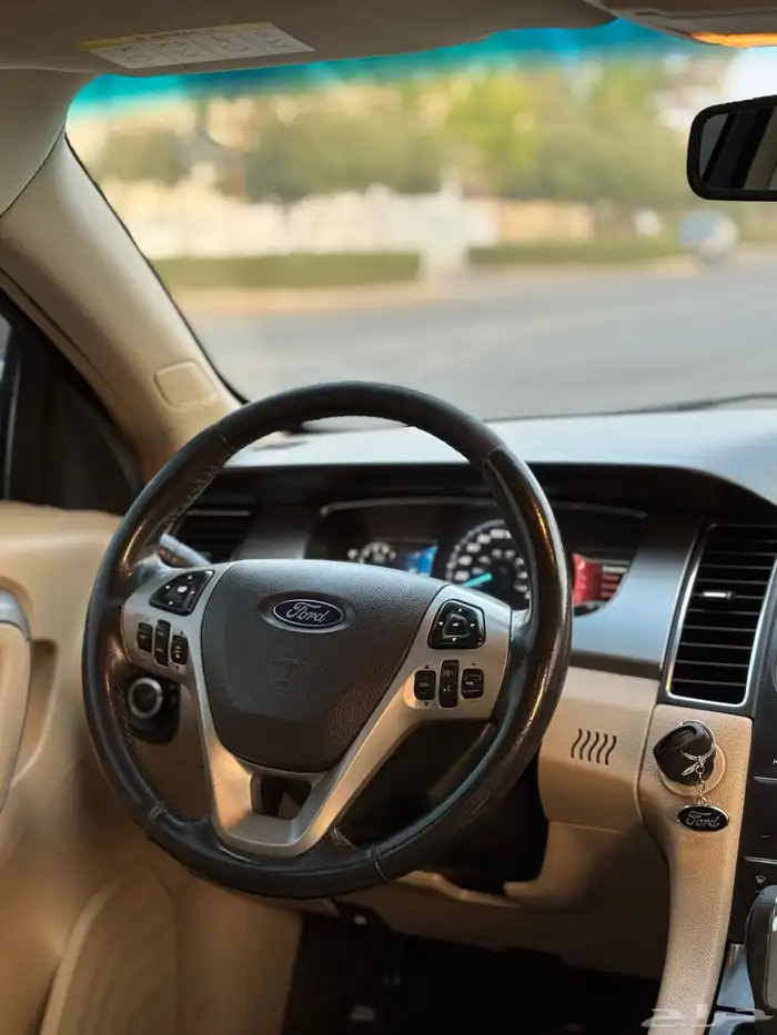 للبيع فورد تورس 2013 نص فل 16