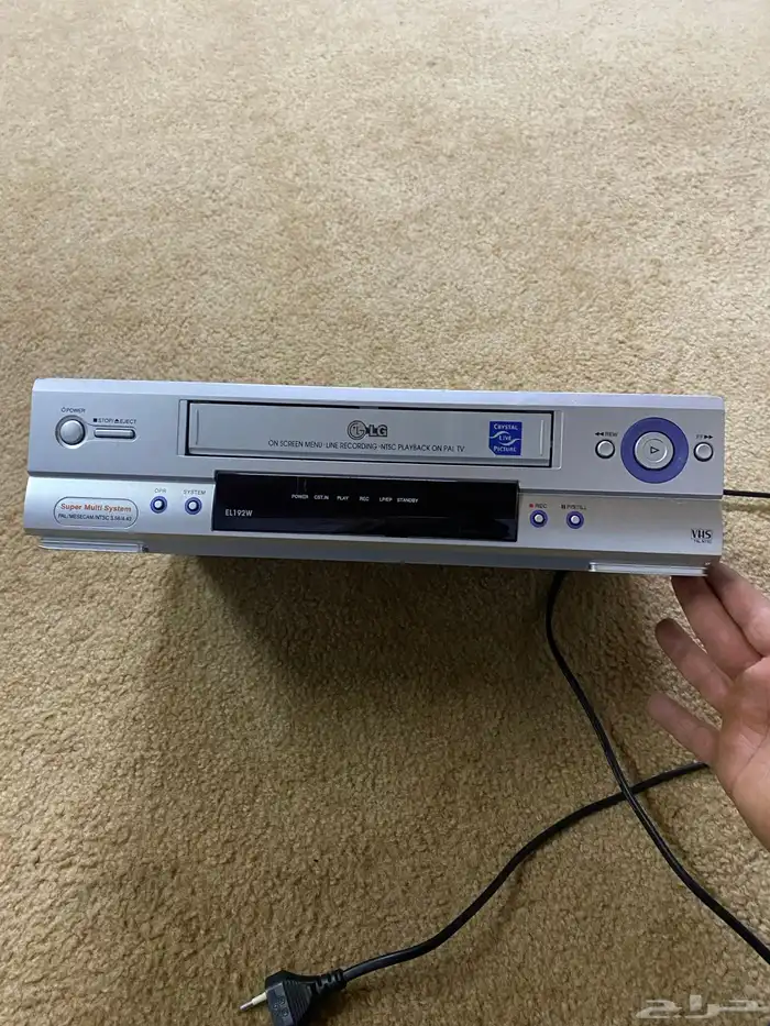 مسجل فيديو من نوع VHS من شركة إل جي 0