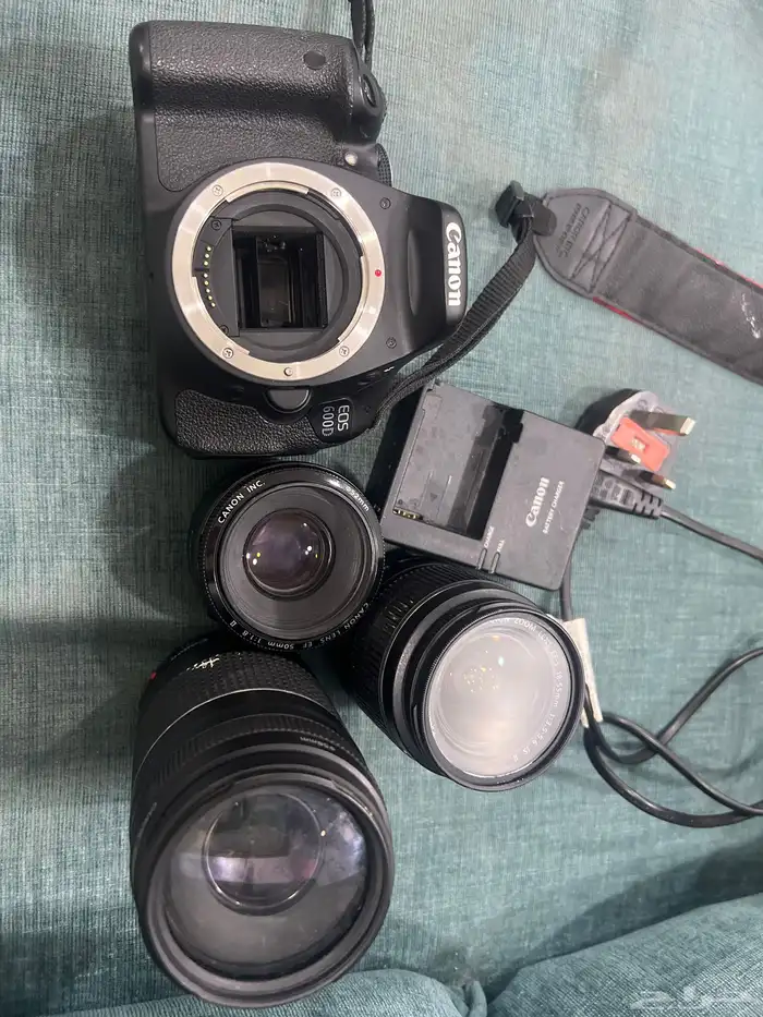 كاميرا كانون D600 استخدام خفيف مع ثلاث عدسات 0