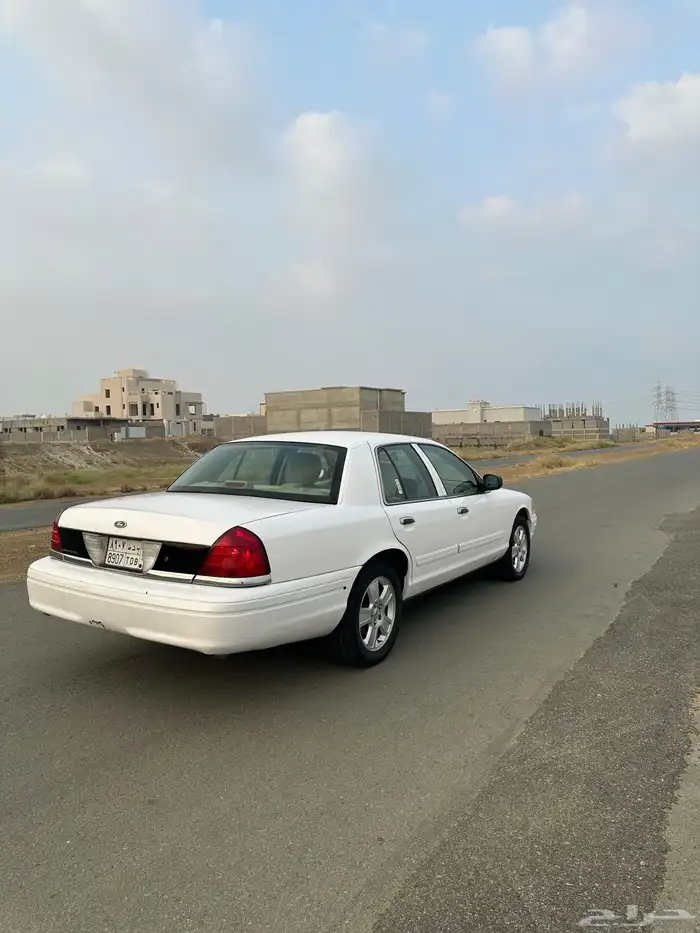 فورد كراون فاكتوريا 2011 10