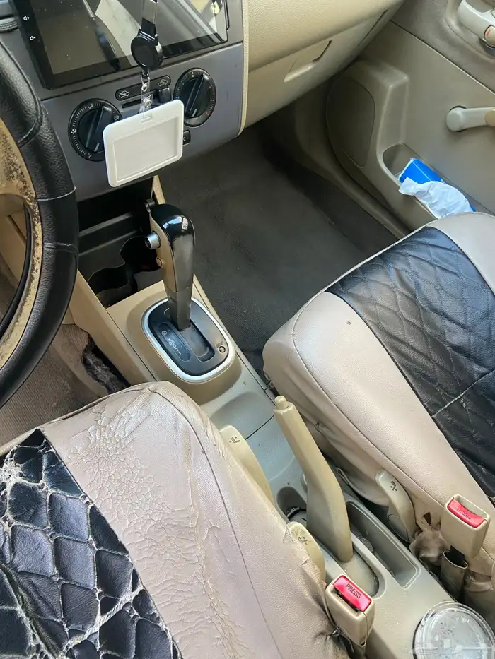 نيسان تيدا للبيع 4