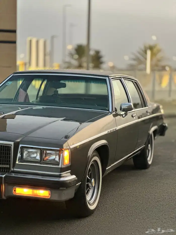 للبيع بيوك 1983 2