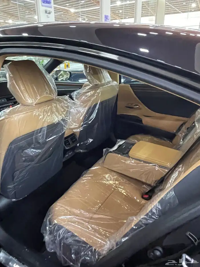 لكزس ES350 - سعودي - 2025 - لون اسود - Cc 14
