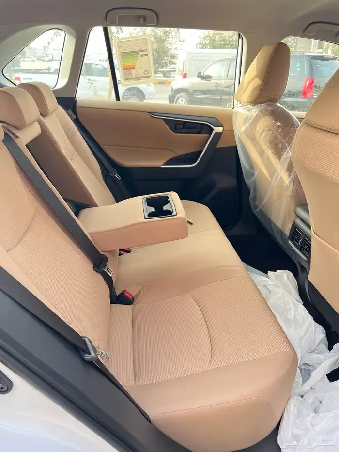 تويوتا راف فور LE دفع امامي بنزين 2025 9