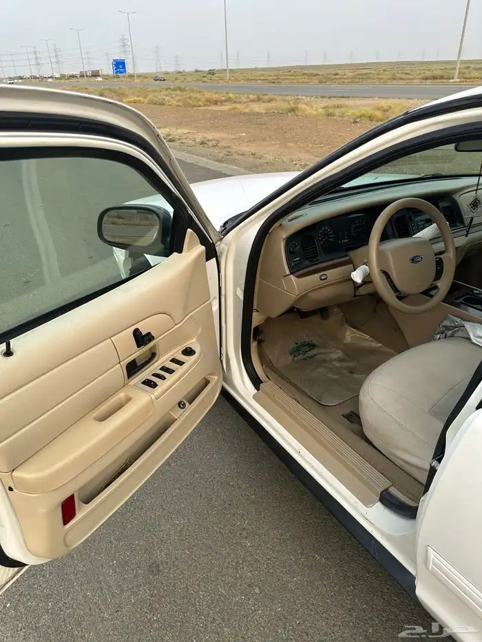 فورد كراون فاكتوريا 2011 14