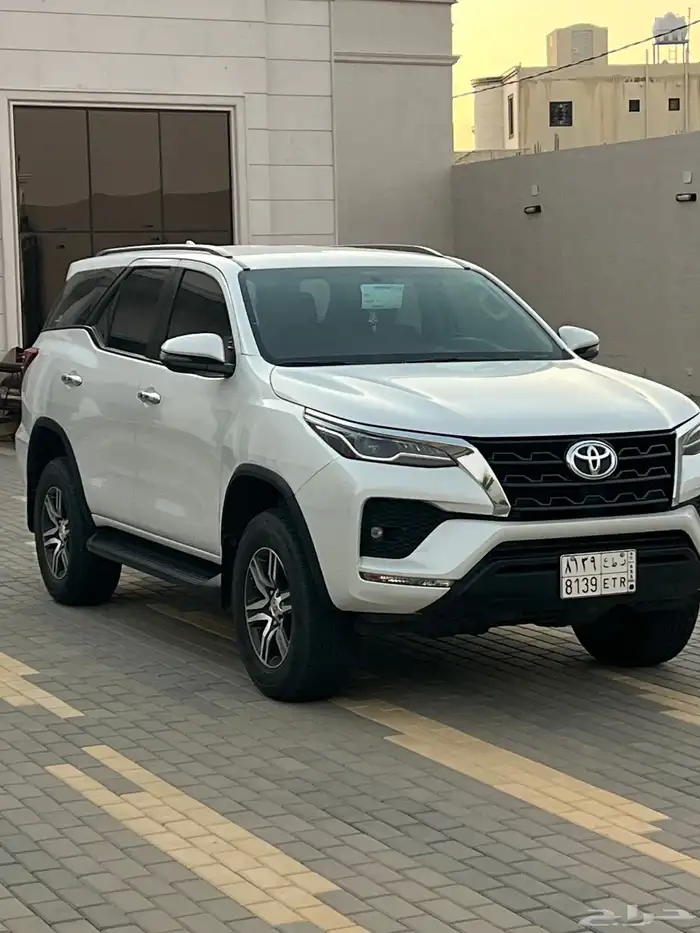 فورشينر 2024 سعودي سته سلندر ماشي 25الف شبه جديد 3