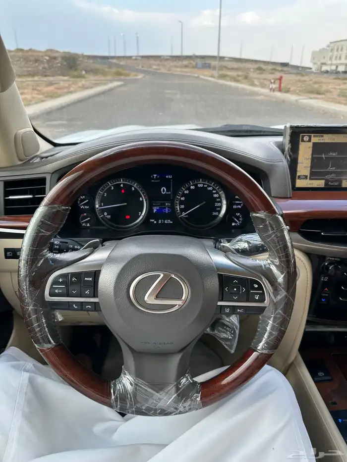 للبيع جيب لكزس 2019 بلاك اديشن سعودي فل كامل 15