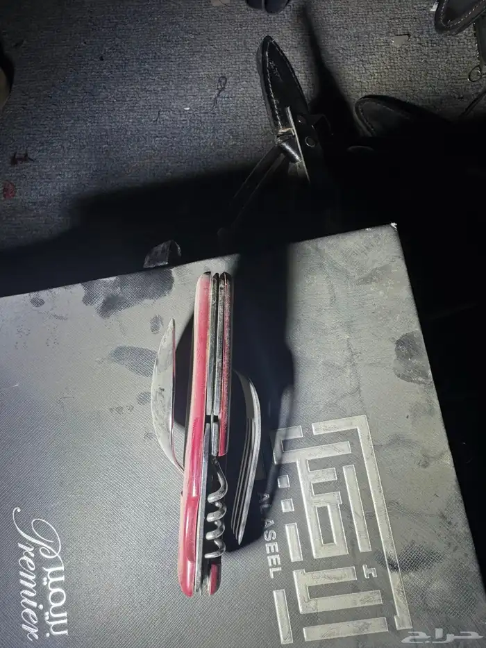 اغراض مستودع قديم للبيع 18