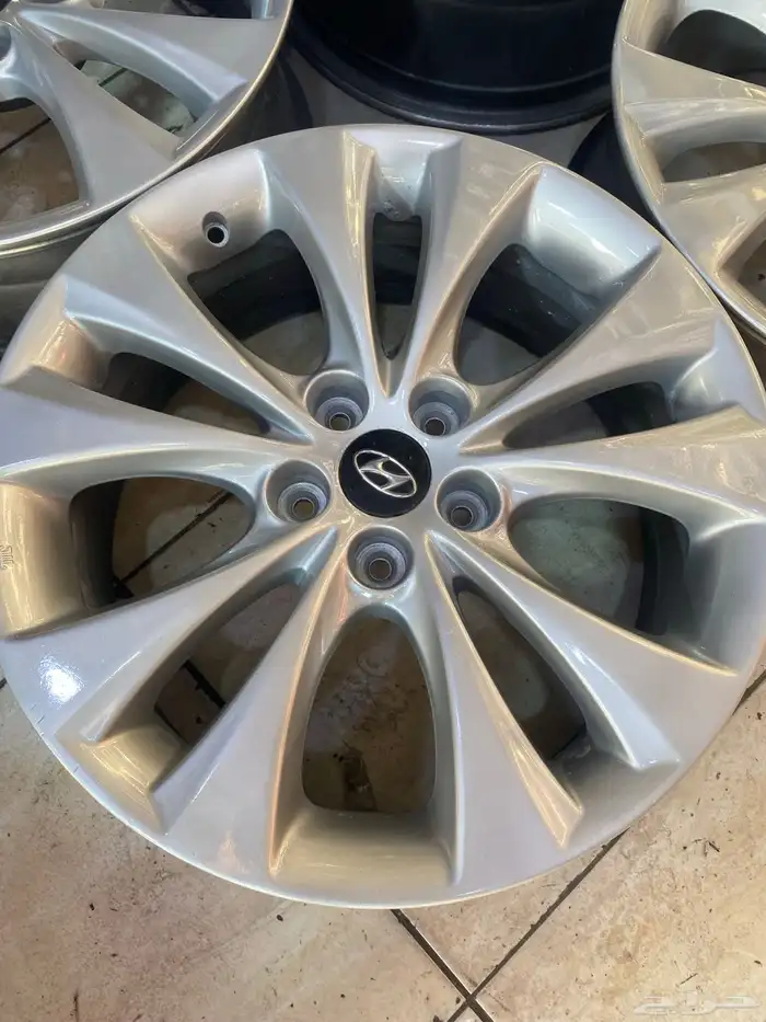 طقم جنوط أزيرا 2012 مقاس 18 اصليه وكاله 5