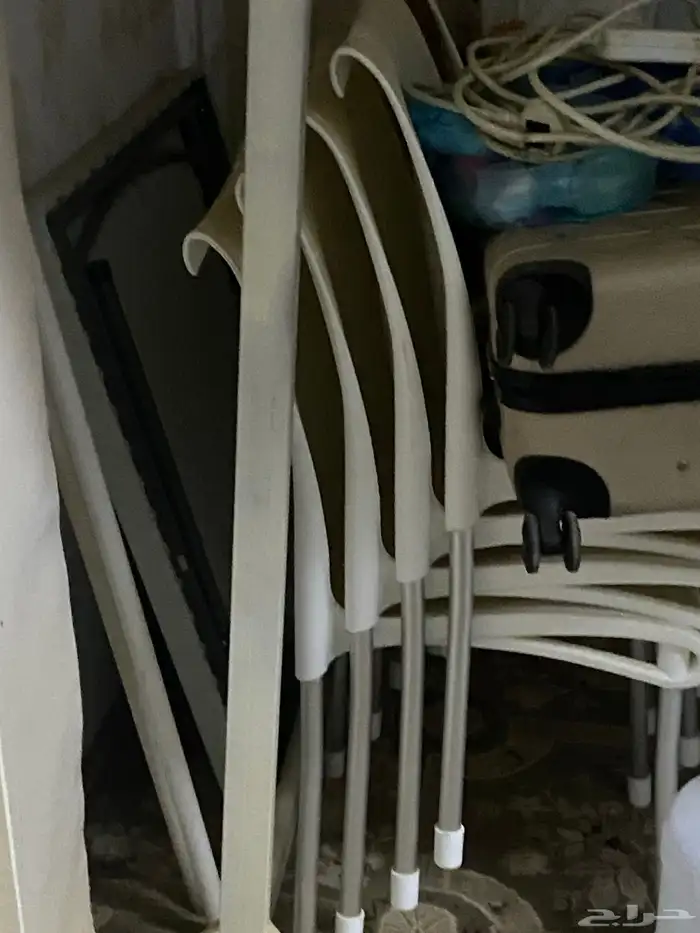 أدوات بوفيه ورفوف محل 23