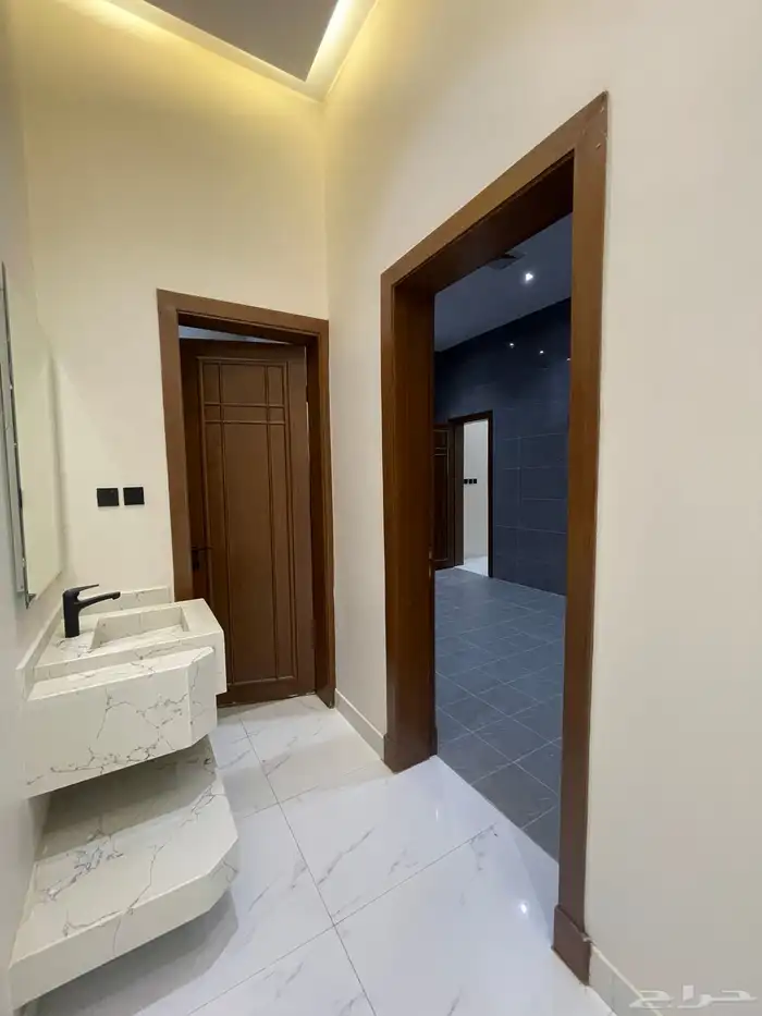 دور ارضي للايجار بحي البيان جديد تشطيب فاخر 2