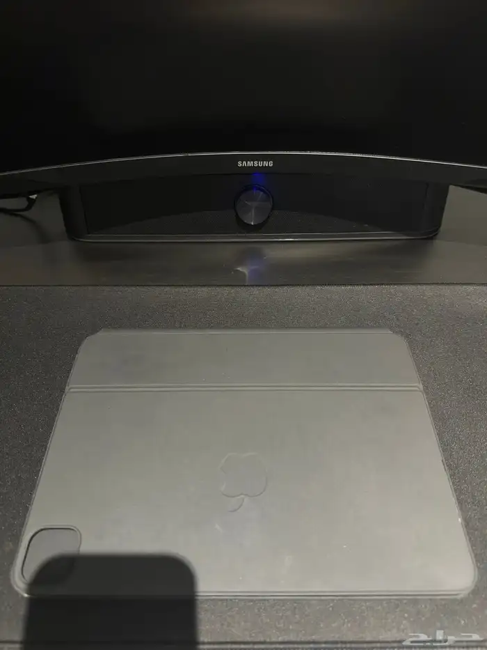 للبيع ايباد برو M1 Ipad pro و Magic keyboard ماجك كيبورد 8