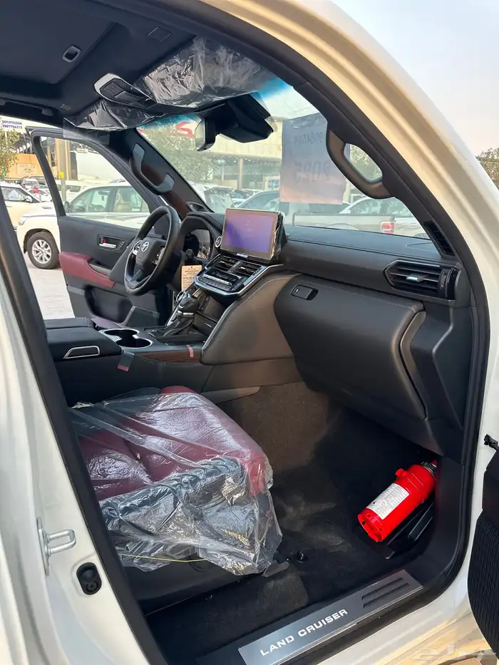 تويوتا لاندكروزرVX.S الموديل2025 فل كامل وارد الكويت 13