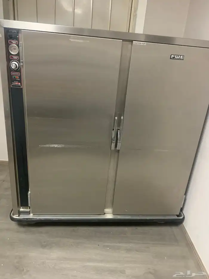 معدات مطعم وكفي شبه جديدة 11