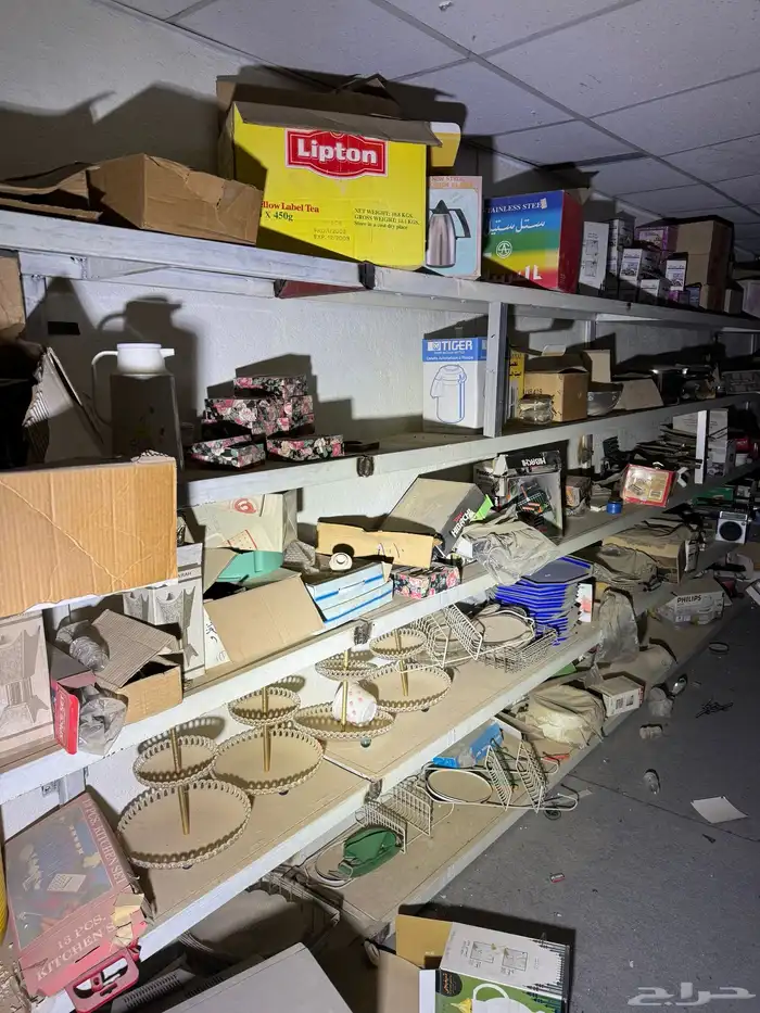 اغراض مستودع قديم للبيع 12