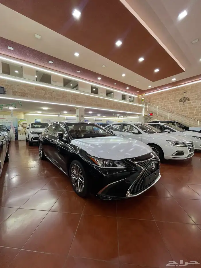 لكزس ES350 - سعودي - 2025 - لون اسود - Cc 2