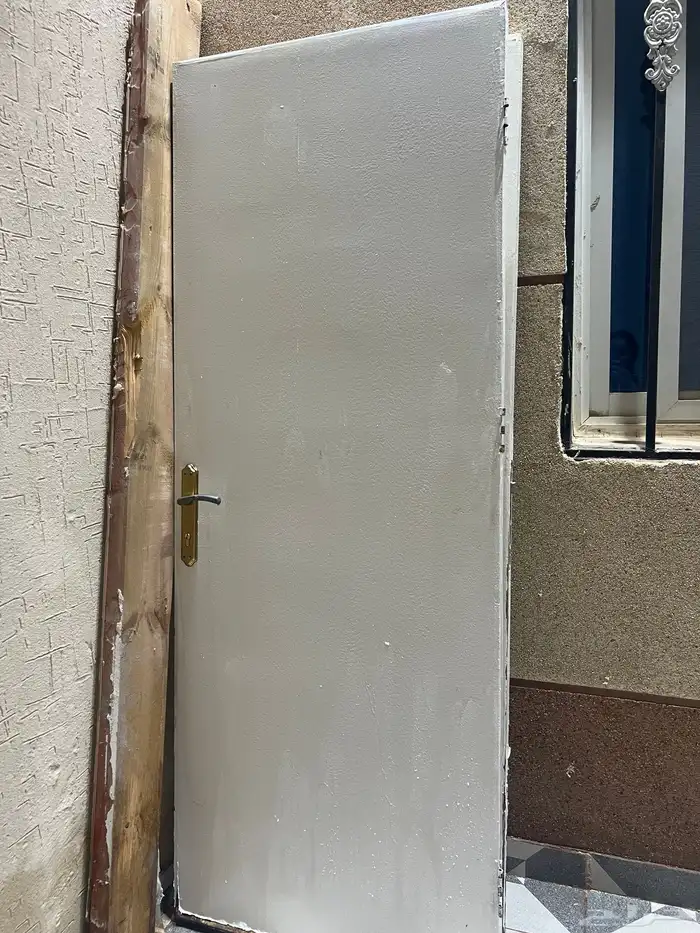 بابين خشب و شباكين فتحة مروحة 1