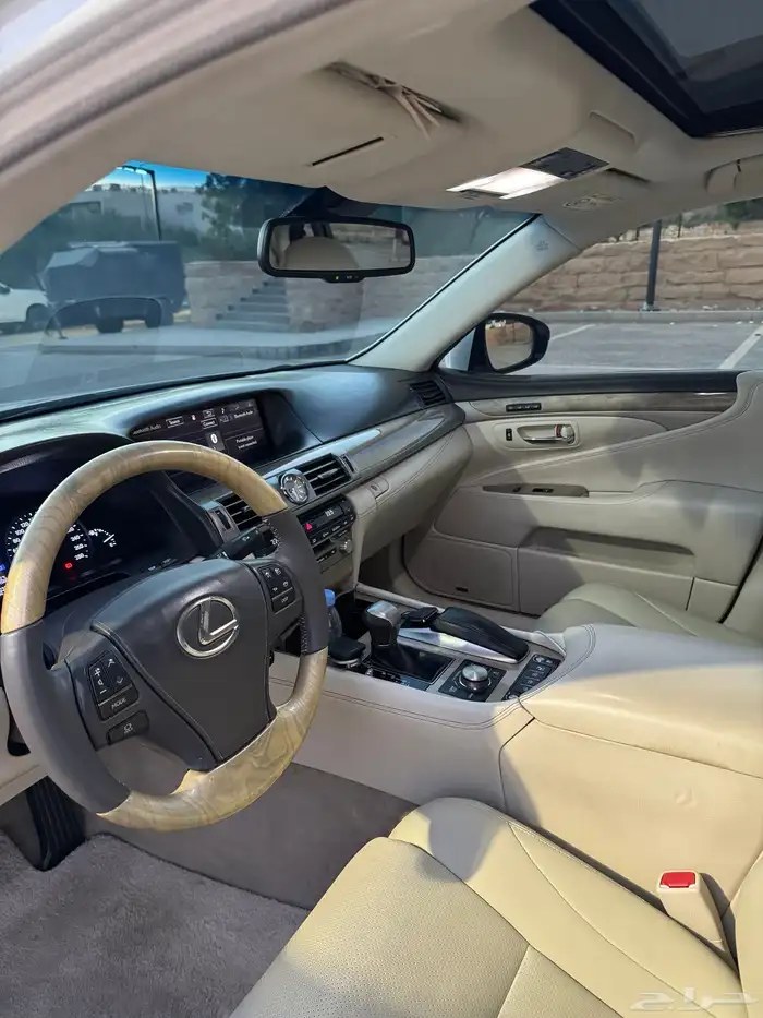 للبيع  لكزس LS 460 L لونق موديل 2015 7