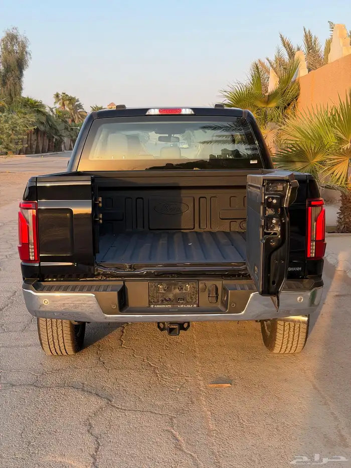 f150 LARIAT v8 اف 150 لاريت ((اصفار)) 2024 7