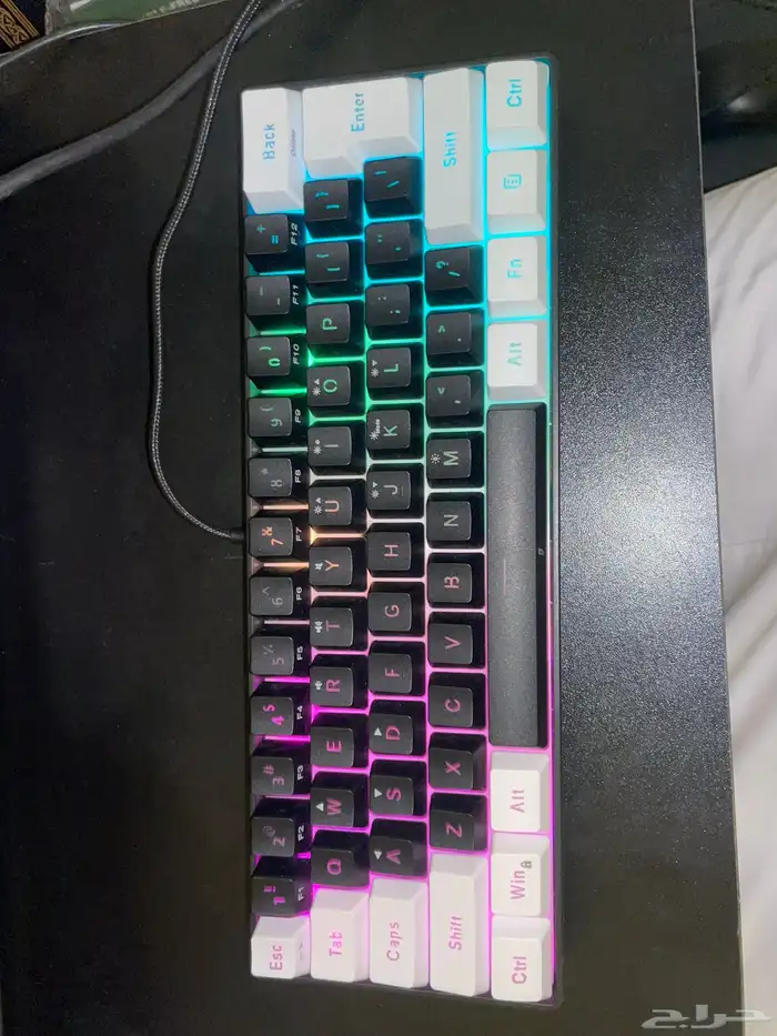 كيبورد لون اسود وابيض جديد لم يستخدم 2