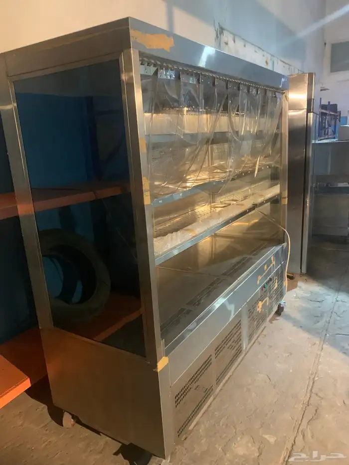 معدات مطعم وكفي شبه جديدة 1