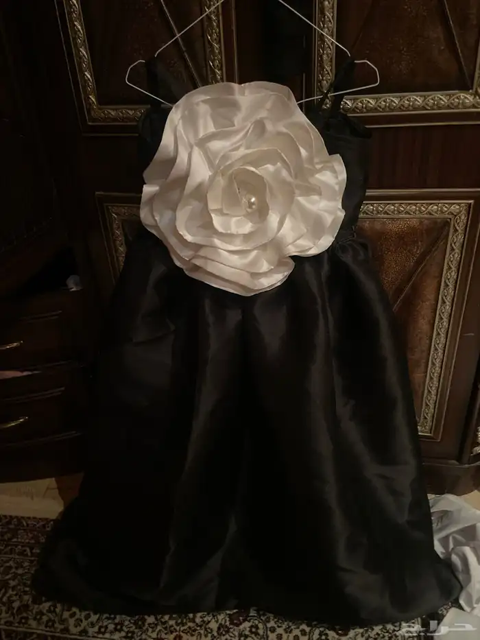 فستان أطفال من مصممة مقاس 12 أو xs نضيف الاستعمال مرة واحد 0