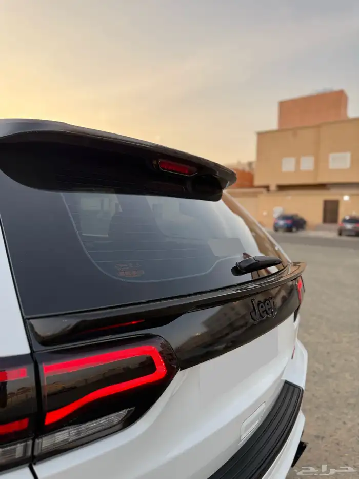 جراند شيروكي SRT 4