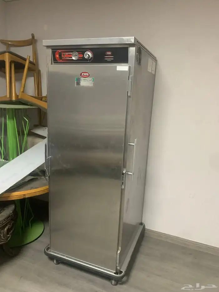 معدات مطعم وكفي شبه جديدة 10