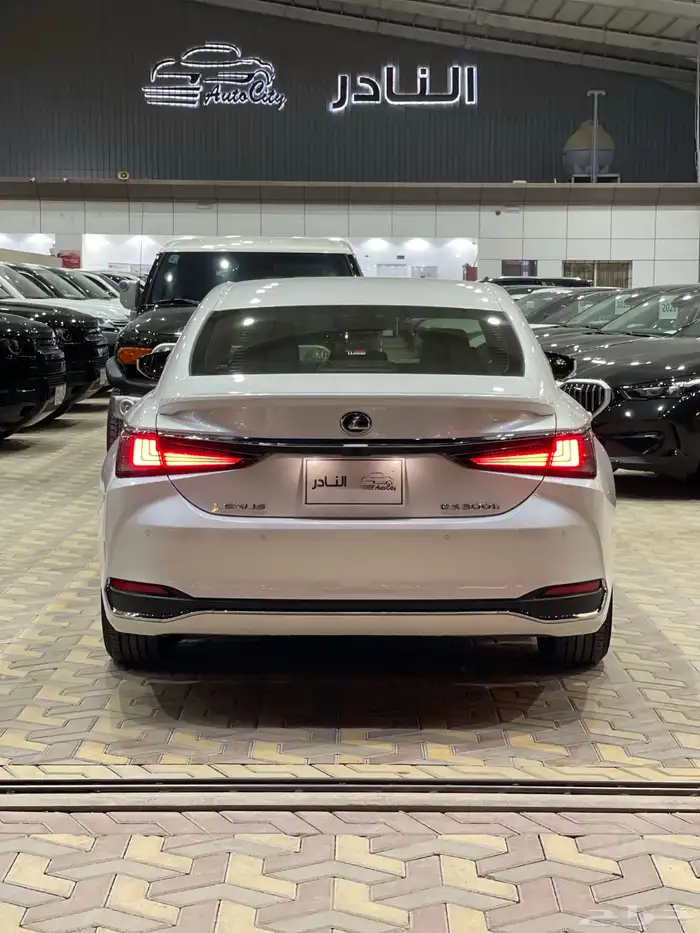 لكزس Es300h هايبرد 2023 5