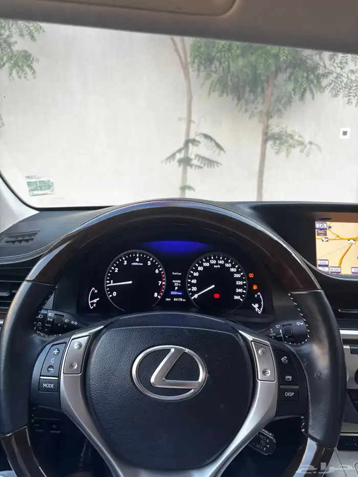 لكزس ES 350 شبه مخرن 14
