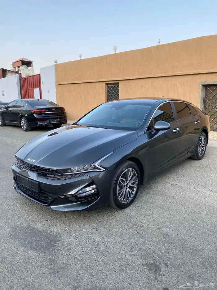 كيا فايف k5 2022 (بنزين) شبه اصفار بحالة الوكاله 1
