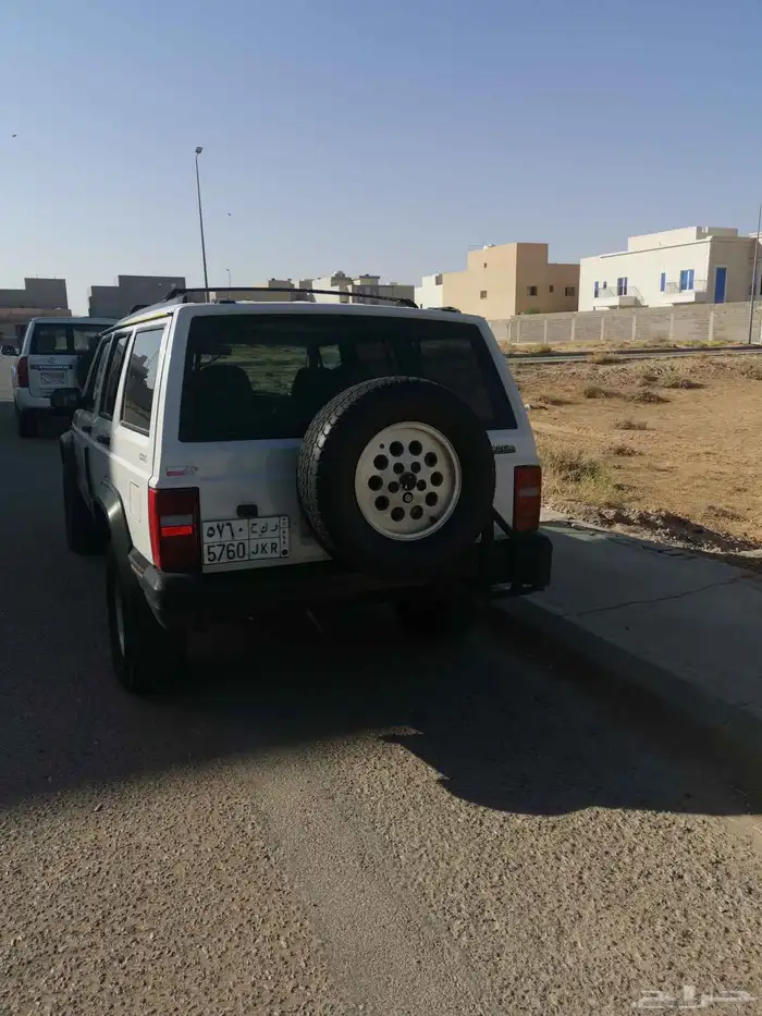جيب شيروكي 96 نظيف 2
