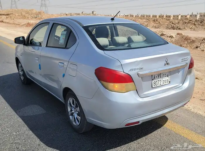 ميتسوبيشي اتراج 2019 قير مكينه بحاله ممتازه مكيف بارد 107km 5