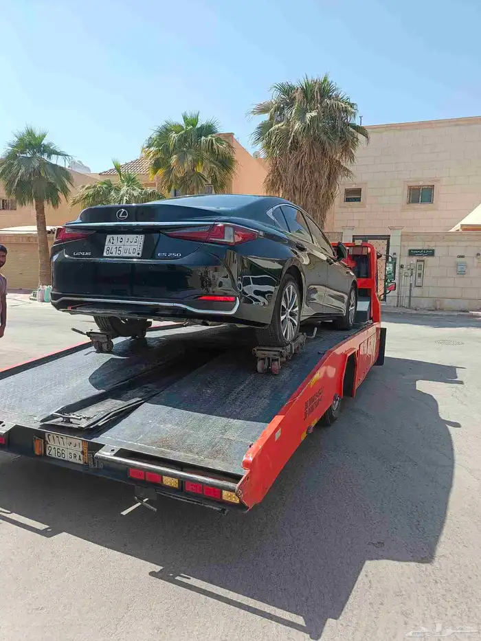 سطحه شمال الرياض لنقل السيارات المصدومه ولمعطله 2