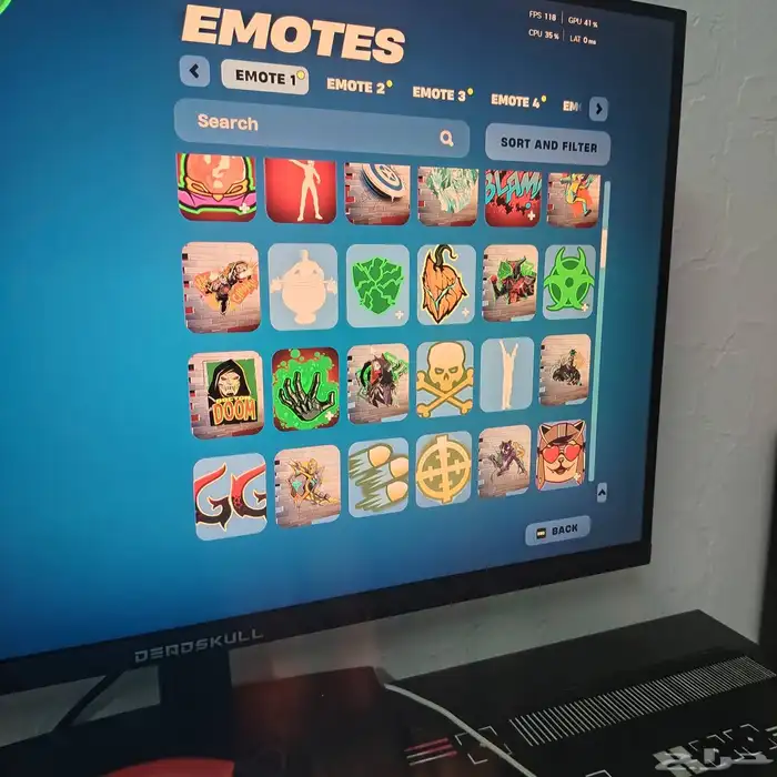 حساب فورتنايت وركت ليج مع بعض للبيع. 12