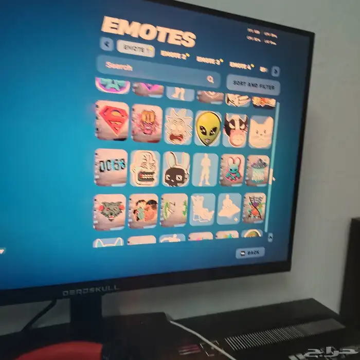 حساب فورتنايت وركت ليج مع بعض للبيع. 9