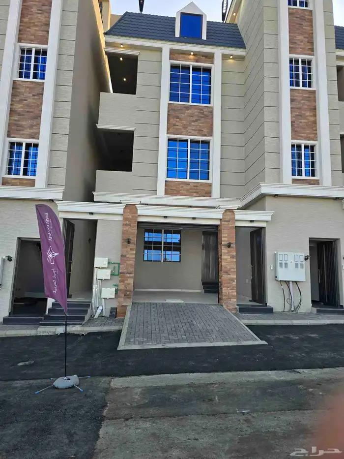 للبيع شقق علويه وارضيه المعارض طريق ابها الخميس 2