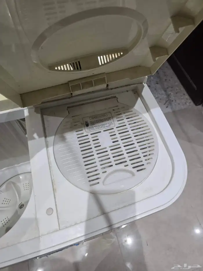 غسالة 2 حوض 8 كيلو واحد غسيل والاخر عصر وتنشيف. للبيع 220 1