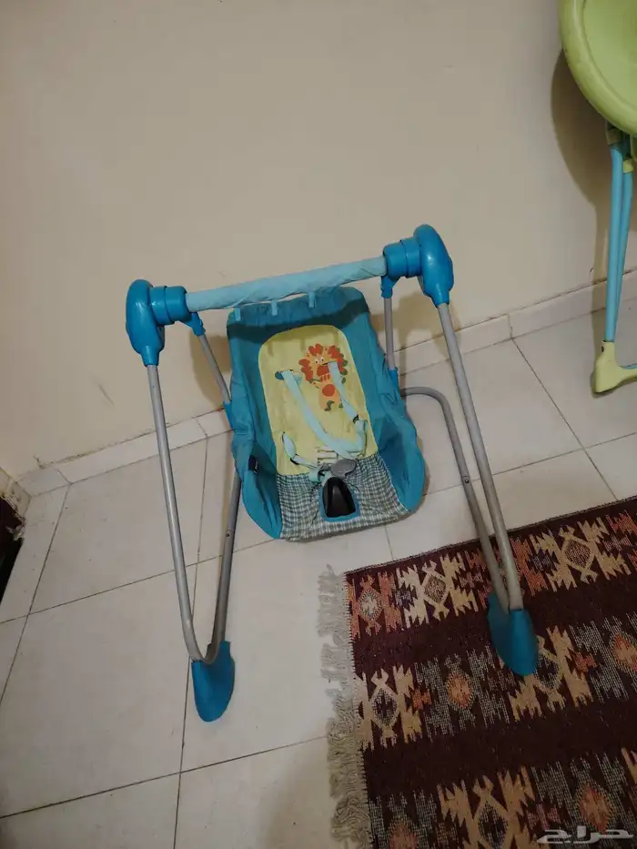 دراجه للبنات وكرسي طعام للاطفال وكرسي هزاز جميعهم مستعملين 2