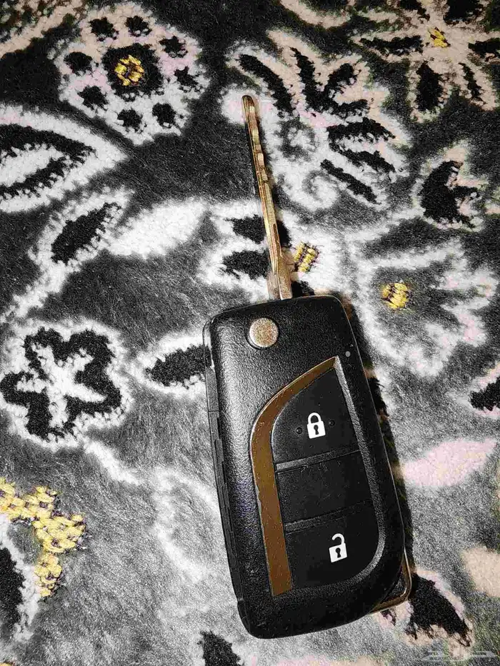 مفتاح تويوتا هايلوكس .انوفا .فورتشنر. وفورد 3