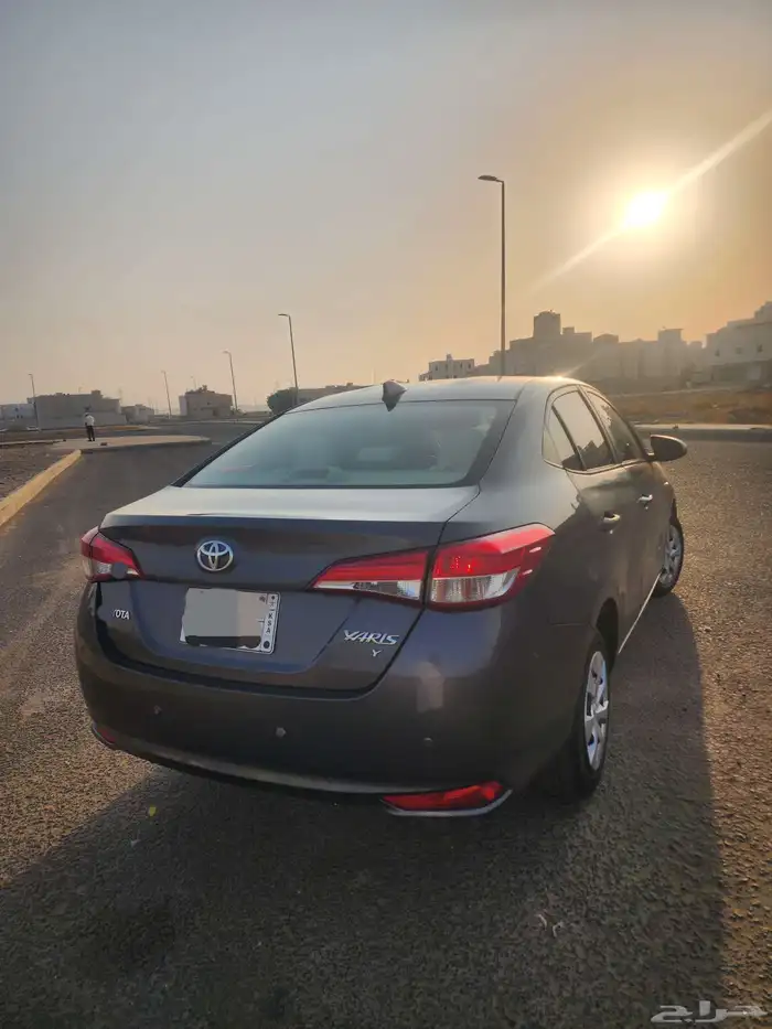 تويوتا يارس 2021 1