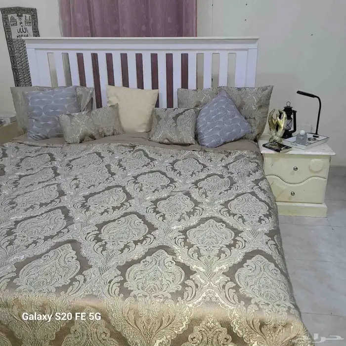 سرير مع مرتبة معقمة مع خزانة ملابس و 2 طاولة نوم على السوم 6