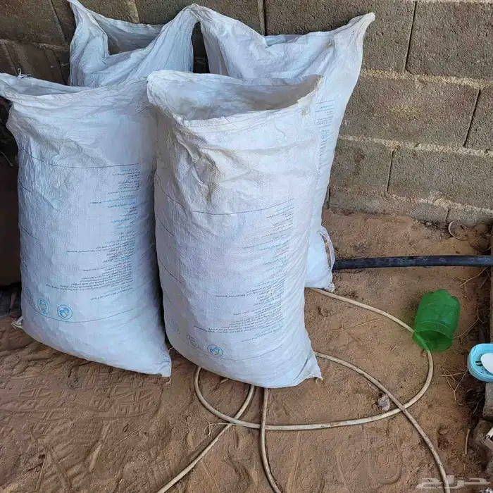 علف تمر 250 كيس تم البيع 0