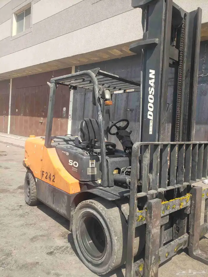 فوركلف رافعه شوكيه 5 طن للإيجار في الرياض وخارج الرياض 0