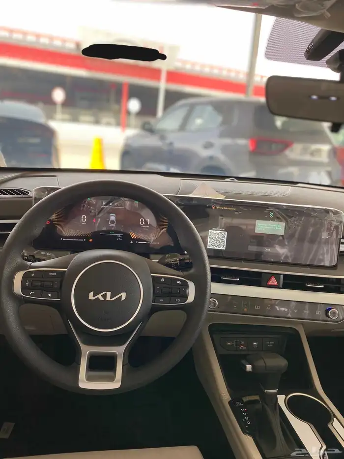 كيا K5 2025 خارجي لون ببسي داخلي بيج حساسات أمامية وخلفية 11